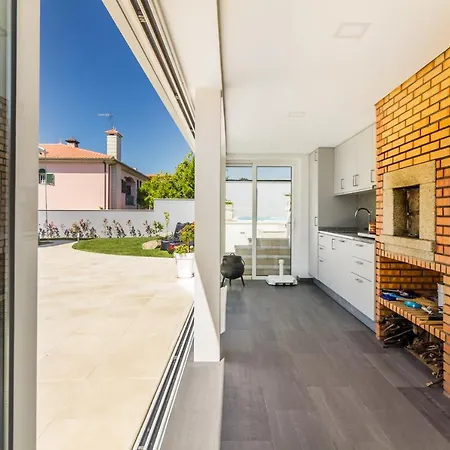 Casa De Monsanto | * למאגו