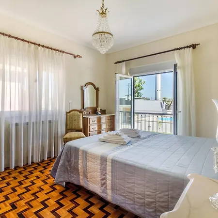 Casa De Monsanto | *