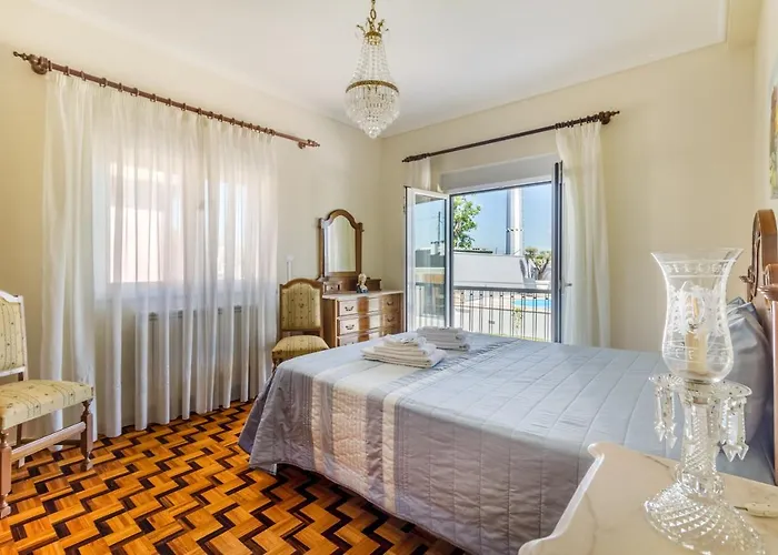 Casa De Monsanto | * למאגו