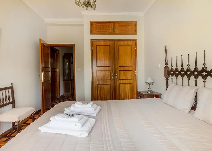 Casa De Monsanto | *